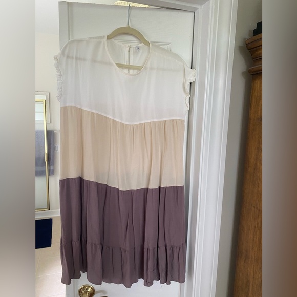 Lightweight dress size large - Picture 1 of 5